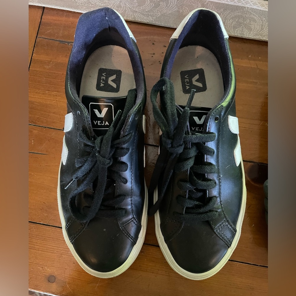 Veja sneakers black and white